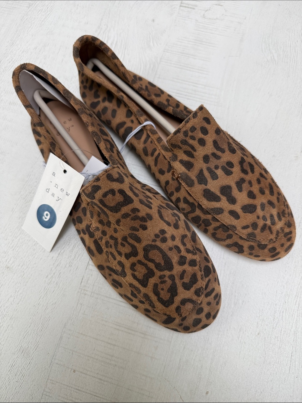 Leopard Print Slip-On Flats in Size 9 - Brown